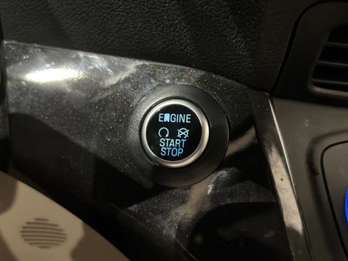 Used 2017 Ford Escape Titanium image 23