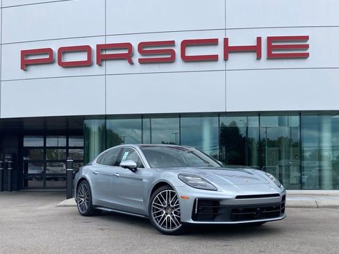 New 2025 Porsche Panamera image 17