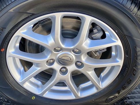 Certified 2022 Chrysler Voyager LX image 26