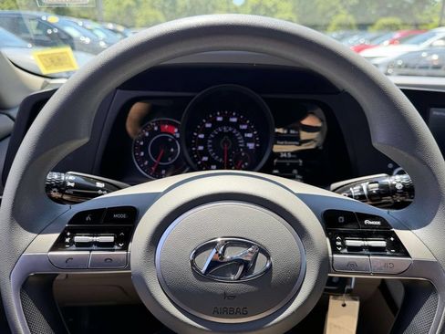 Certified 2023 Hyundai Elantra SE FWD image 32