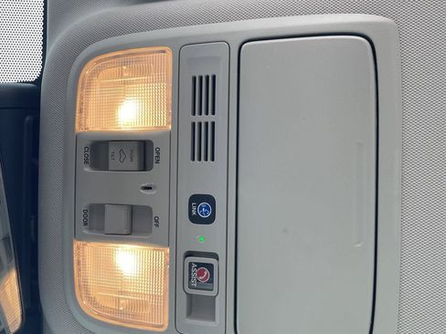 Used 2018 Honda Accord Touring image 27