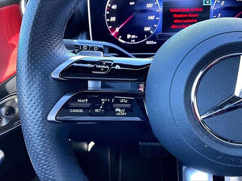 Used 2023 Mercedes-Benz GLC 300 image 29