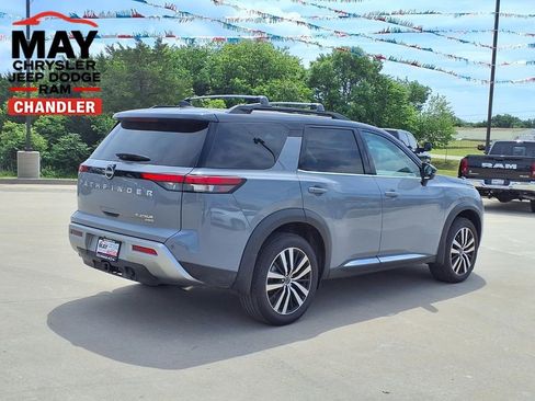 Used 2025 Nissan Pathfinder Platinum w/ Cargo Package AWD/4WD image 21