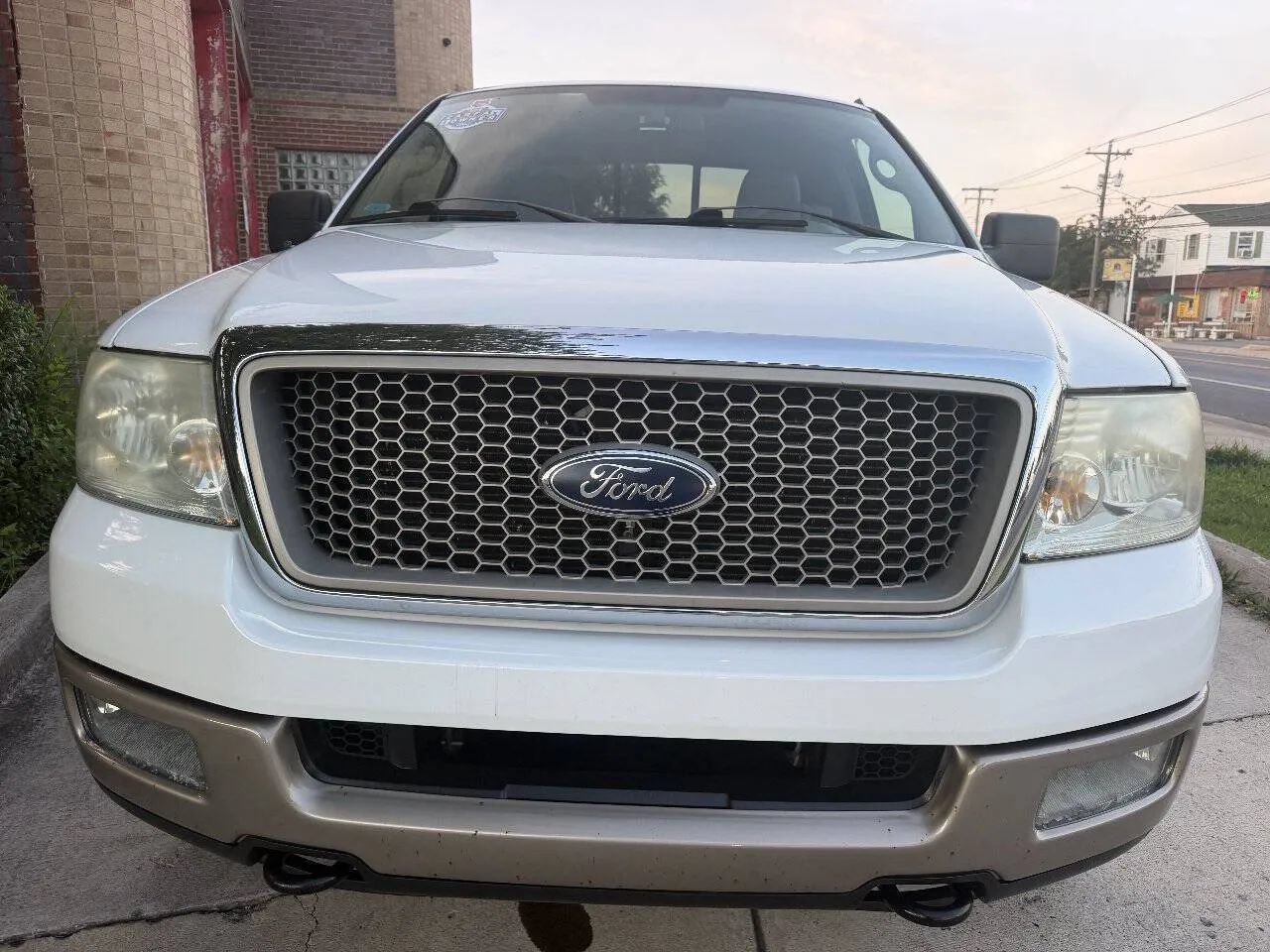 Used 2005 Ford F150 Lariat AWD/4WD image 3