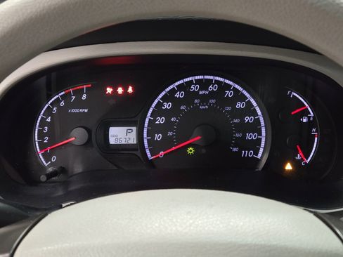 Used 2012 Toyota Sienna LE image 17