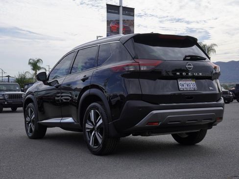 Used 2023 Nissan Rogue SL w/ SL Premium Package image 7