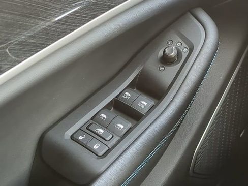 Certified 2023 Jeep Grand Cherokee Trailhawk w/ Luxury Tech Group III image 4