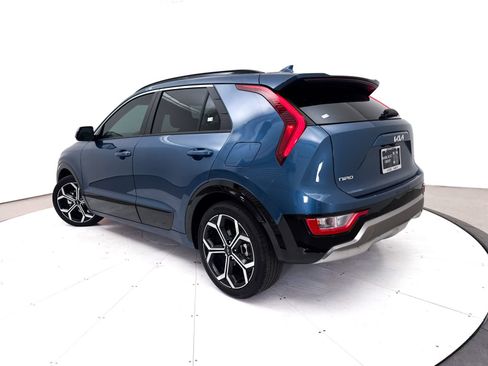 Certified 2025 Kia Niro EX Touring FWD image 2