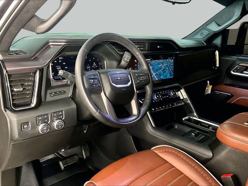 Certified 2024 GMC Sierra 2500 Denali Ultimate AWD/4WD image 17