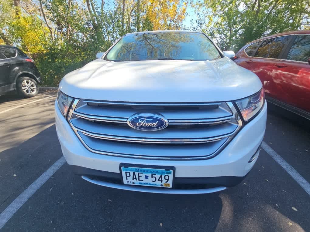 Used 2015 Ford Edge Titanium w/ Technology Package AWD/4WD image 2