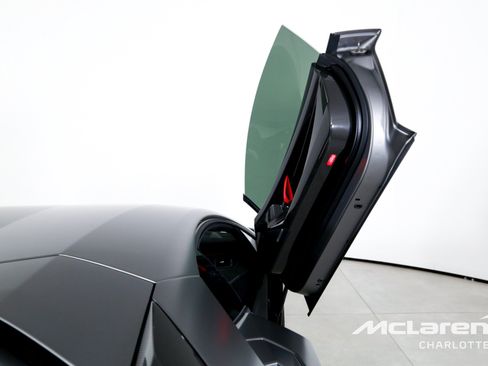 Used 2020 Lamborghini Aventador SVJ AWD/4WD image 19