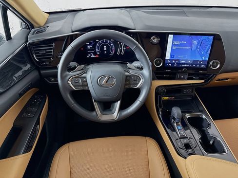 Used 2025 Lexus NX 250 FWD w/ Towing Package (2000 Lbs) image 23