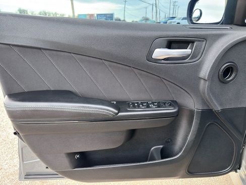 Used 2019 Dodge Charger R/T w/ Blacktop Package image 9