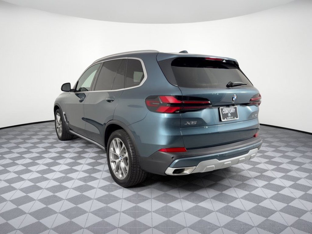 Certified 2026 BMW X5 sDrive40i RWD image 3