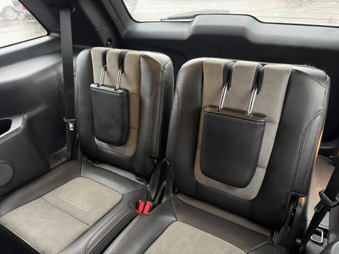 Used 2017 Ford Explorer XLT w/ Equipment Group 202A image 16