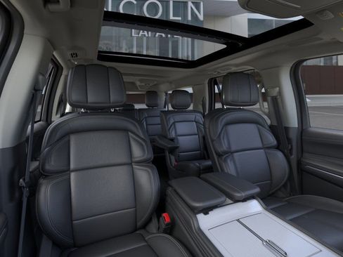 New 2026 Lincoln Navigator L Reserve AWD/4WD image 10