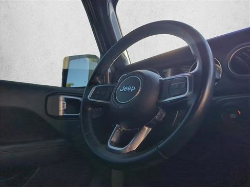 Used 2022 Jeep Wrangler Unlimited Rubicon 4xe image 25