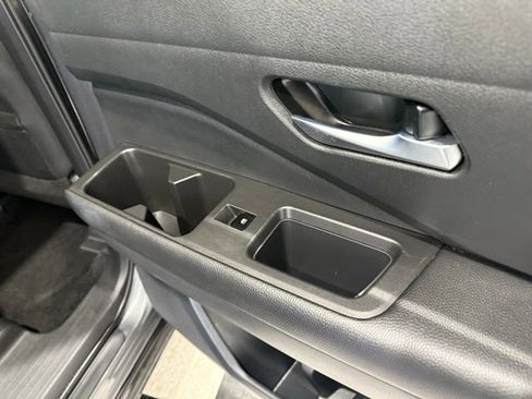 Used 2022 Nissan Pathfinder SV image 26