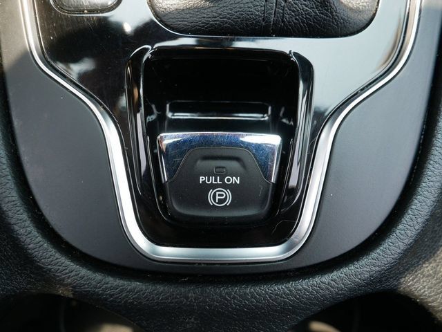 Used 2020 Jeep Cherokee Limited AWD/4WD image 32