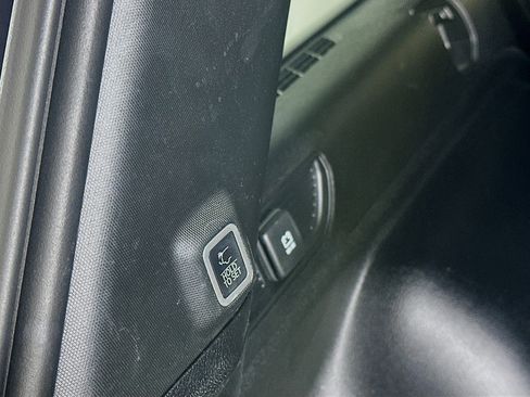 Used 2023 Jeep Grand Cherokee Limited w/ Luxury Tech Group II RWD image 28