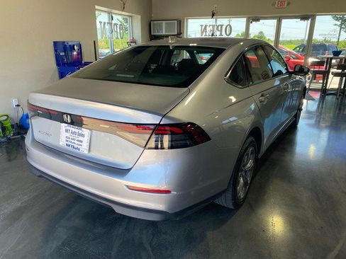 Used 2024 Honda Accord EX image 8