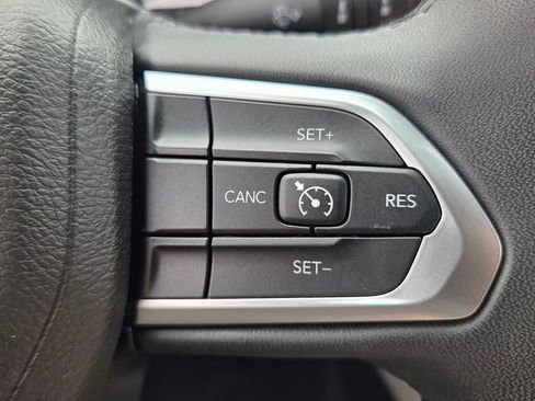 Used 2024 Jeep Compass Latitude AWD/4WD image 28