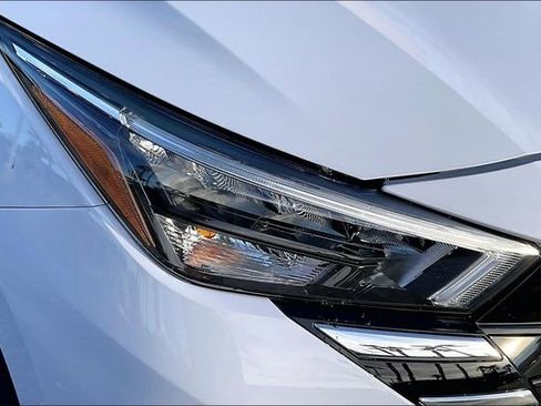 New 2025 Nissan Versa SV w/ Trunk Package image 10