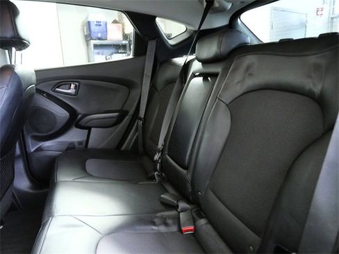 Used 2015 Hyundai Tucson SE image 14