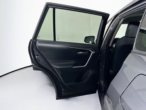 Used 2025 Toyota RAV4 XLE FWD image 25