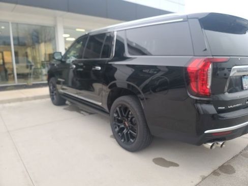Used 2022 GMC Yukon XL Denali image 5