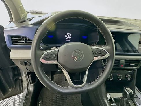 Used 2023 Volkswagen Taos SE image 16