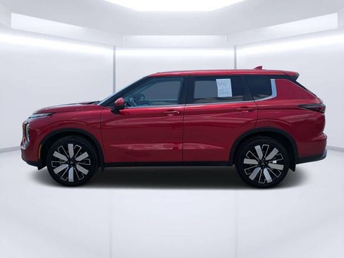 Used 2025 Mitsubishi Outlander SE FWD image 6