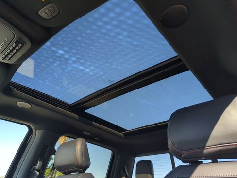 Used 2025 Ford F150 Raptor image 25