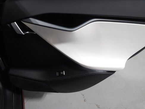 Used 2018 Tesla Model S AWD image 51