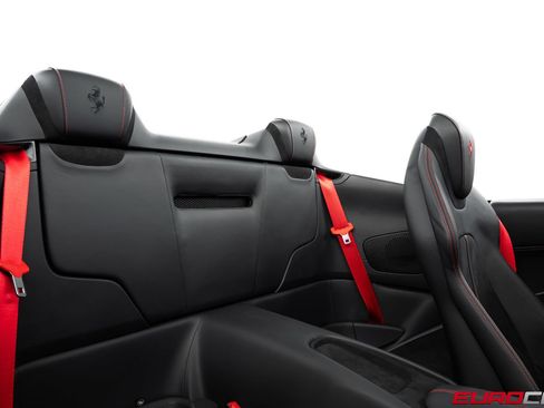 Used 2026 Ferrari Roma Spider RWD image 41