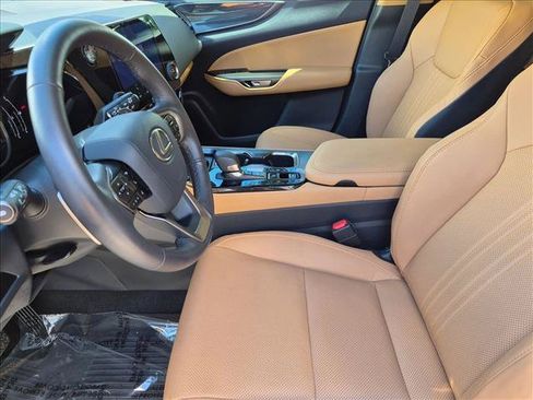 Certified 2025 Lexus NX 250 FWD w/ Accessory Package (Z1) image 16