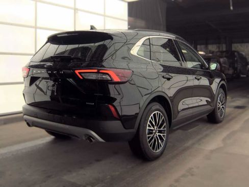 Used 2026 Ford Escape SE w/ PHEV Premium Package FWD image 4