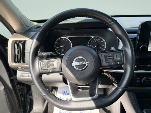 Used 2023 Nissan Pathfinder Platinum AWD/4WD image 19