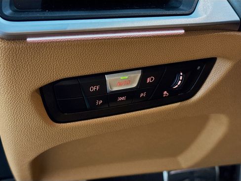 Used 2023 BMW 330i xDrive Sedan w/ M Sport Package image 15