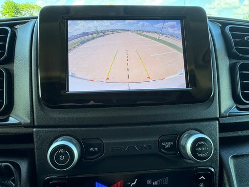 Used 2025 RAM ProMaster 2500 w/ Convenience Group image 40