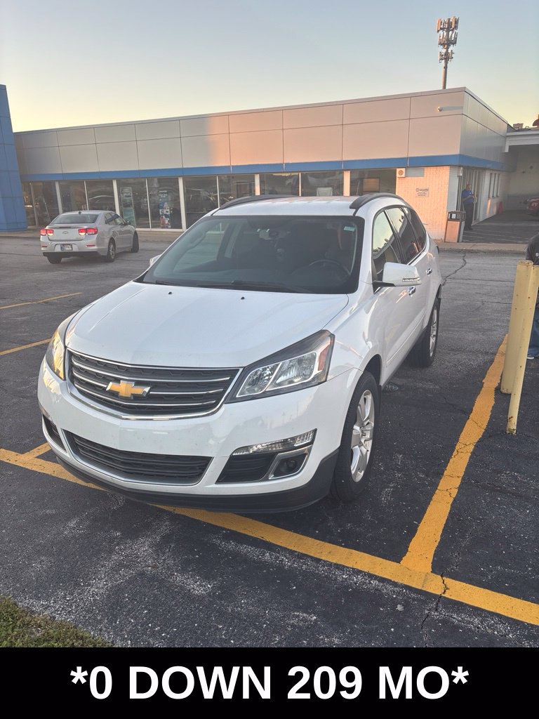 Used 2017 Chevrolet Traverse LT w/ Style and Technology Package FWD image 1