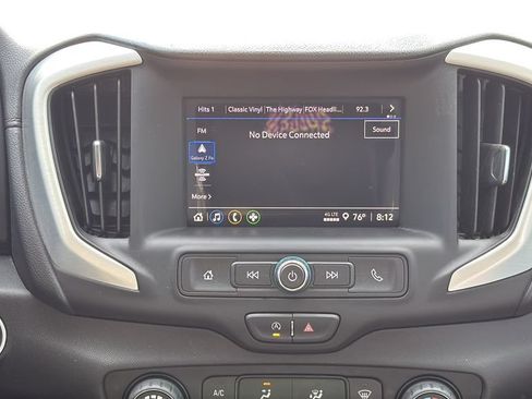 Used 2024 GMC Terrain SLE w/ Elevation Edition FWD image 16