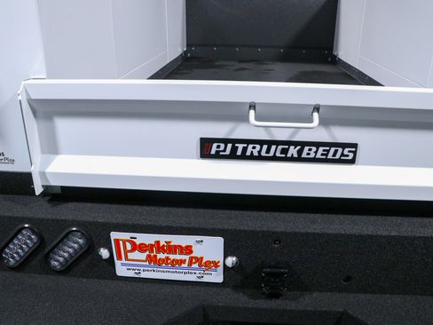 Used 2023 Chevrolet Silverado 2500 LT w/ Convenience Package AWD/4WD image 8