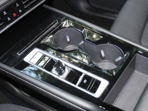 Used 2024 Volkswagen Atlas SE image 43