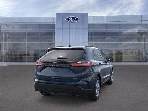 Used 2024 Ford Edge SE image 9
