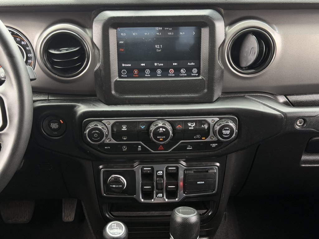 Used 2023 Jeep Gladiator Sport AWD/4WD image 18
