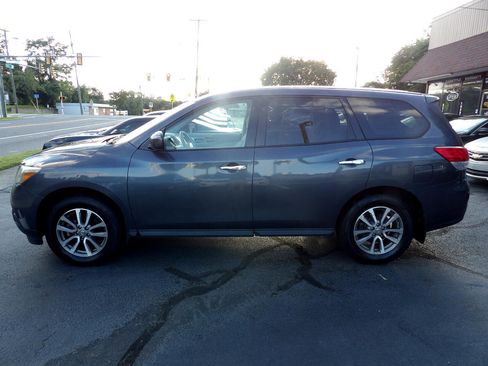 Used 2013 Nissan Pathfinder S image 2