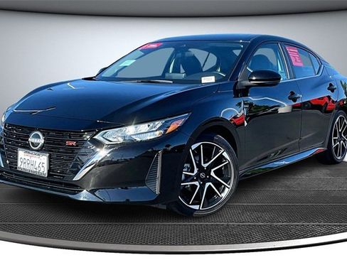 Certified 2025 Nissan Sentra SR w/ SR Premium Package image 3