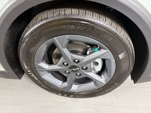 New 2026 Kia K4 LXS image 11