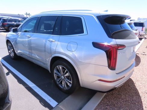 Used 2020 Cadillac XT6 Premium Luxury image 4